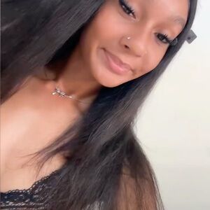 Meet your Posher, Anosia